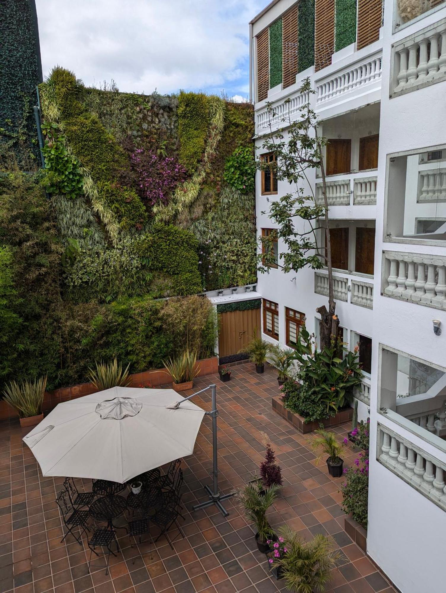 Vista Del Angel Hotel Boutique Quito Exterior photo